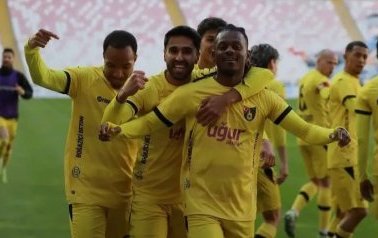 Turquie&nbsp;: Buteur face à Sivasspor, David Sambissa remporte son duel contre Aaron Appindangoyé