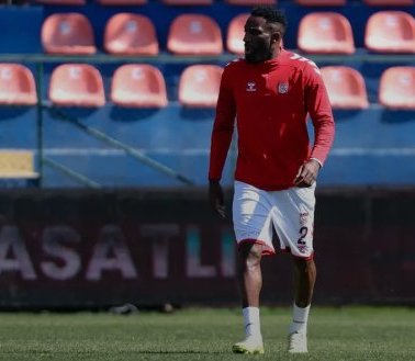 Turquie&nbsp;: impérial en défense, Aaron Appindangoyé porte Sivasspor vers la victoire face à Hatayspor